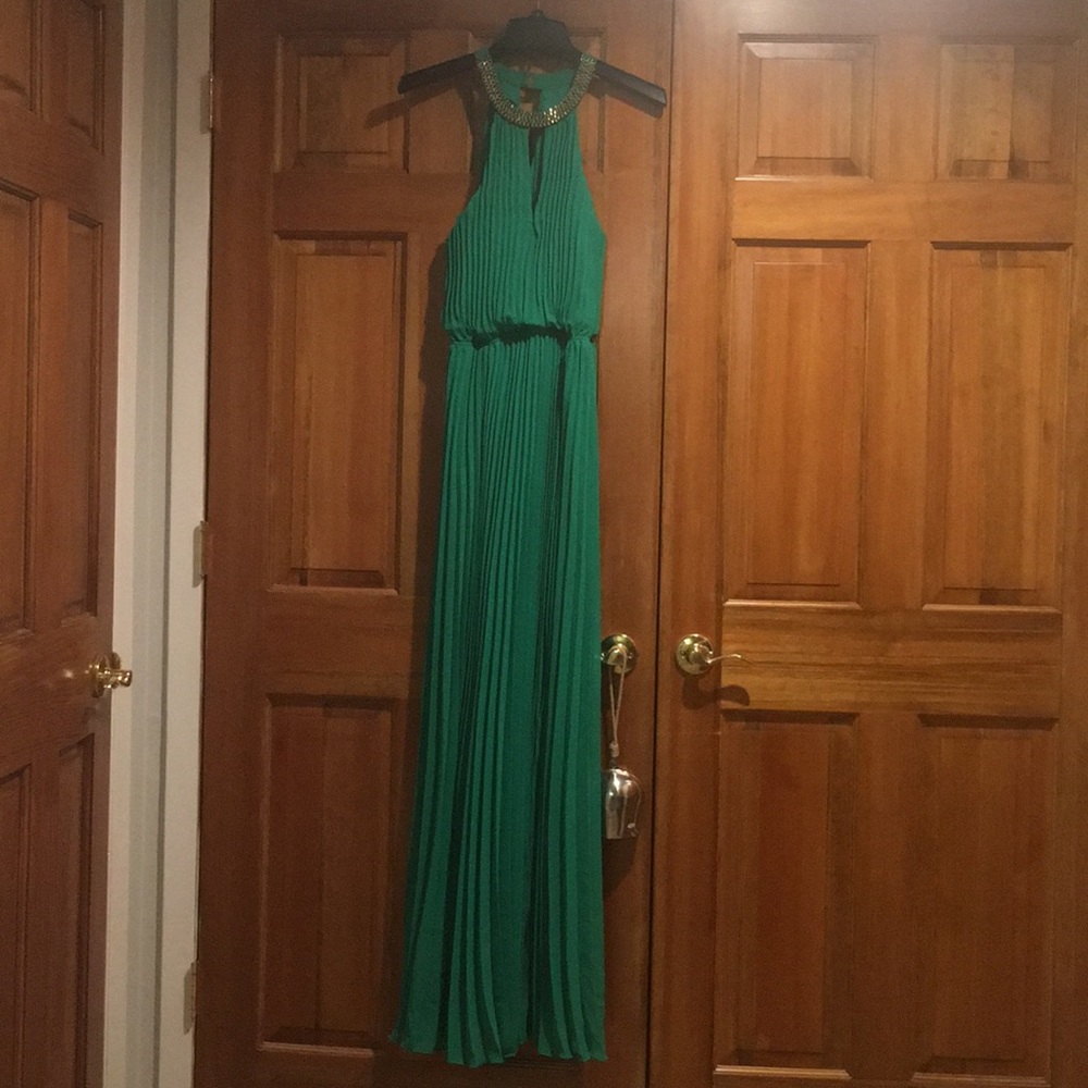 Emerald green Bebe gown